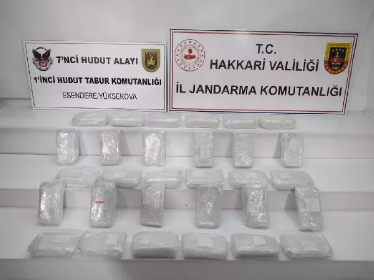 Türkiye-İran sınır hattında 15 kilo uyuşturucu ele geçirildi