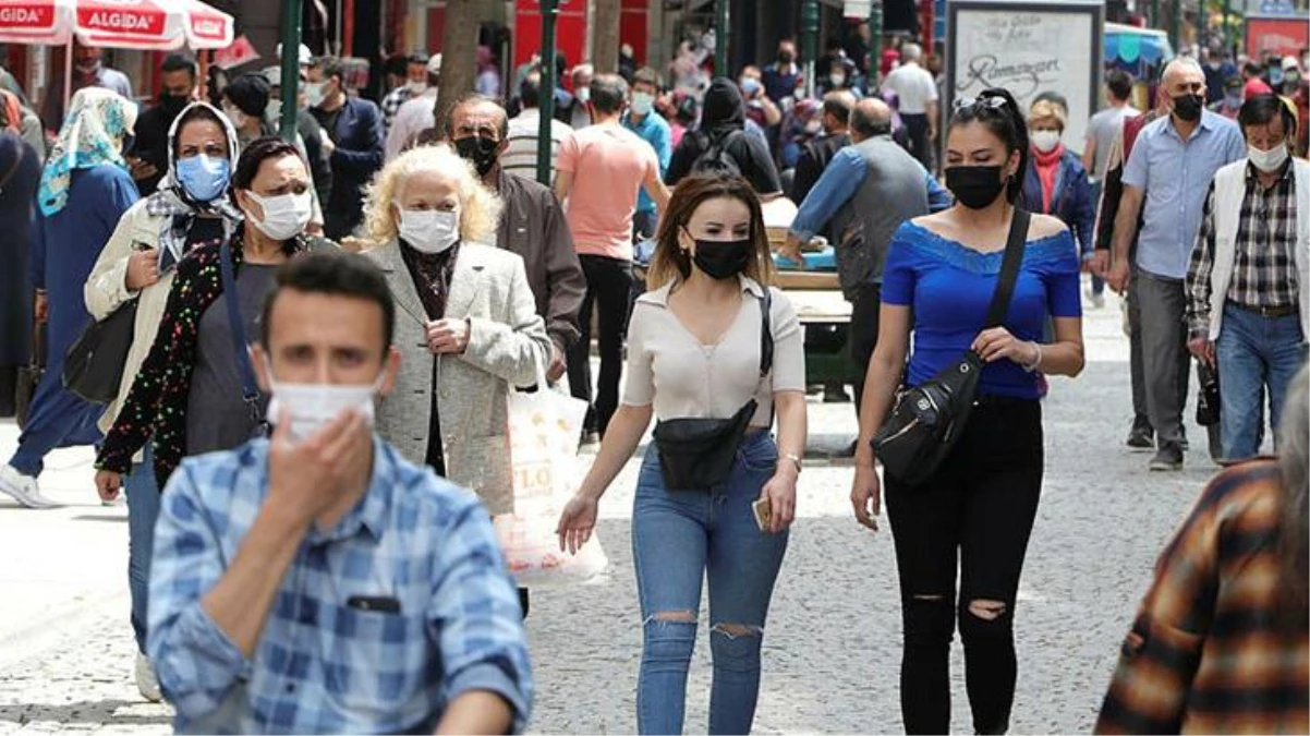 İBB\'den koronavirüs açıklaması: Maske zorunluğu, toplu taşıma araçlarında ve kapalı ortamlarda yeniden yürürlüğe konmalı