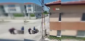Acemi hırsızların kabloyla mücadelesi kamerada
