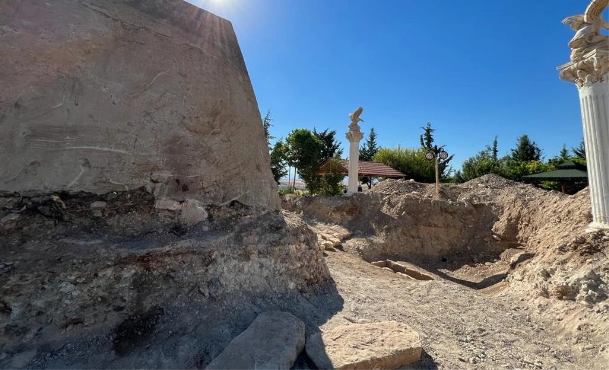 Adıyaman\'da tarihi keşif! Yerin metrelerce altında Roma mezarları bulundu