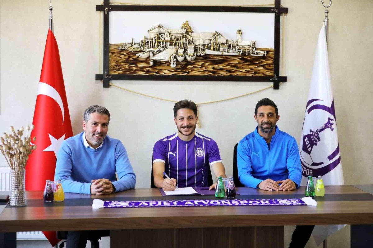 Afyonspor İsmail Hakkı Doğan ile 3 yıllığına el sıkıştı