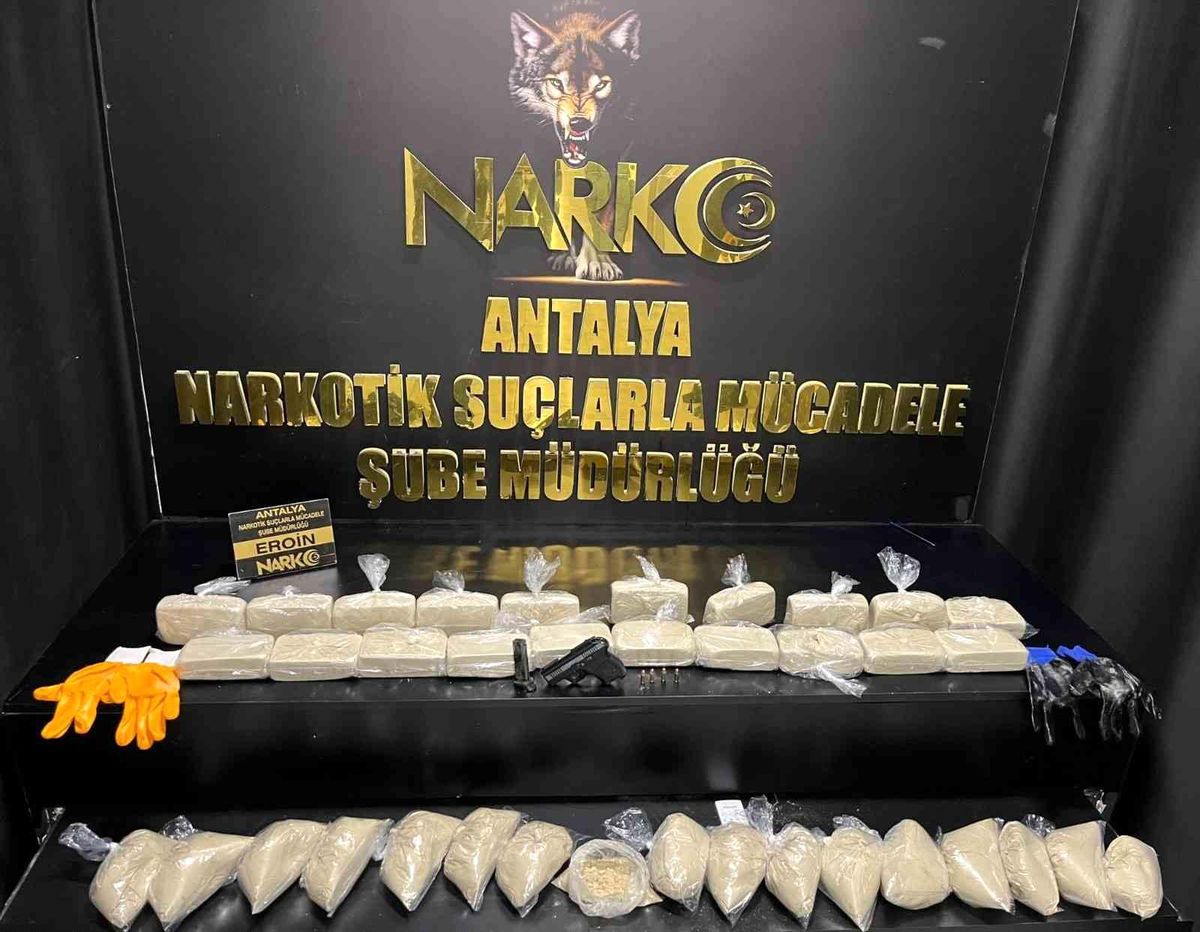 Antalya\'da "Kökünü Kurut" operasyonu