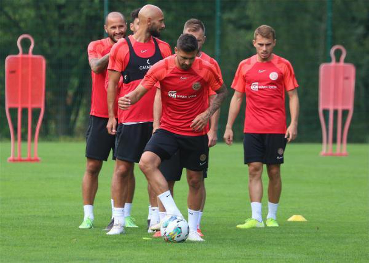 Antalyaspor, Almanya\'da 3 hazırlık maçı oynayacak