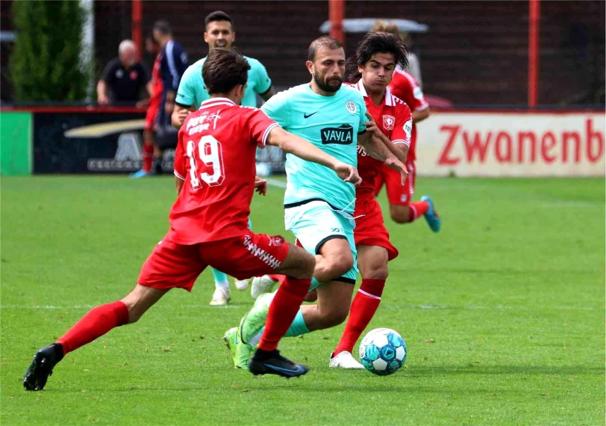 Antalyaspor, hazırlık maçında Twente\'yi 3-1 yendi