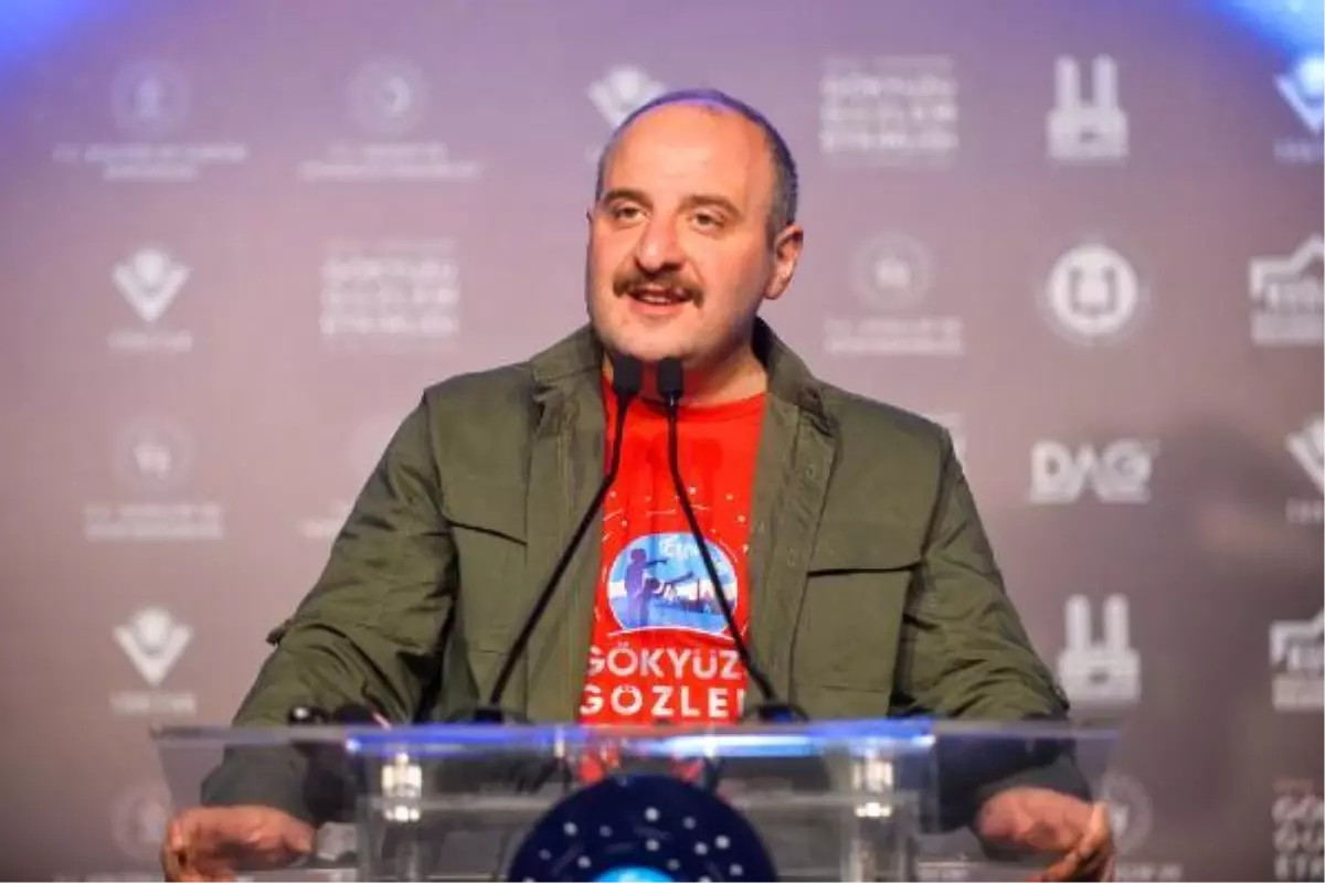 Bakan Varank: Türkiye, tüm dünyanın beklediği imzaları attırmayı başardı