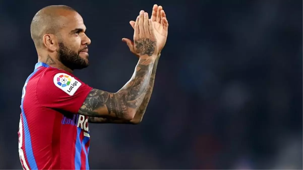 40\'ına merdiven dayayan Dani Alves\'in futbolu bırakmaya niyeti yok! Yeni kulübüne imza atacak