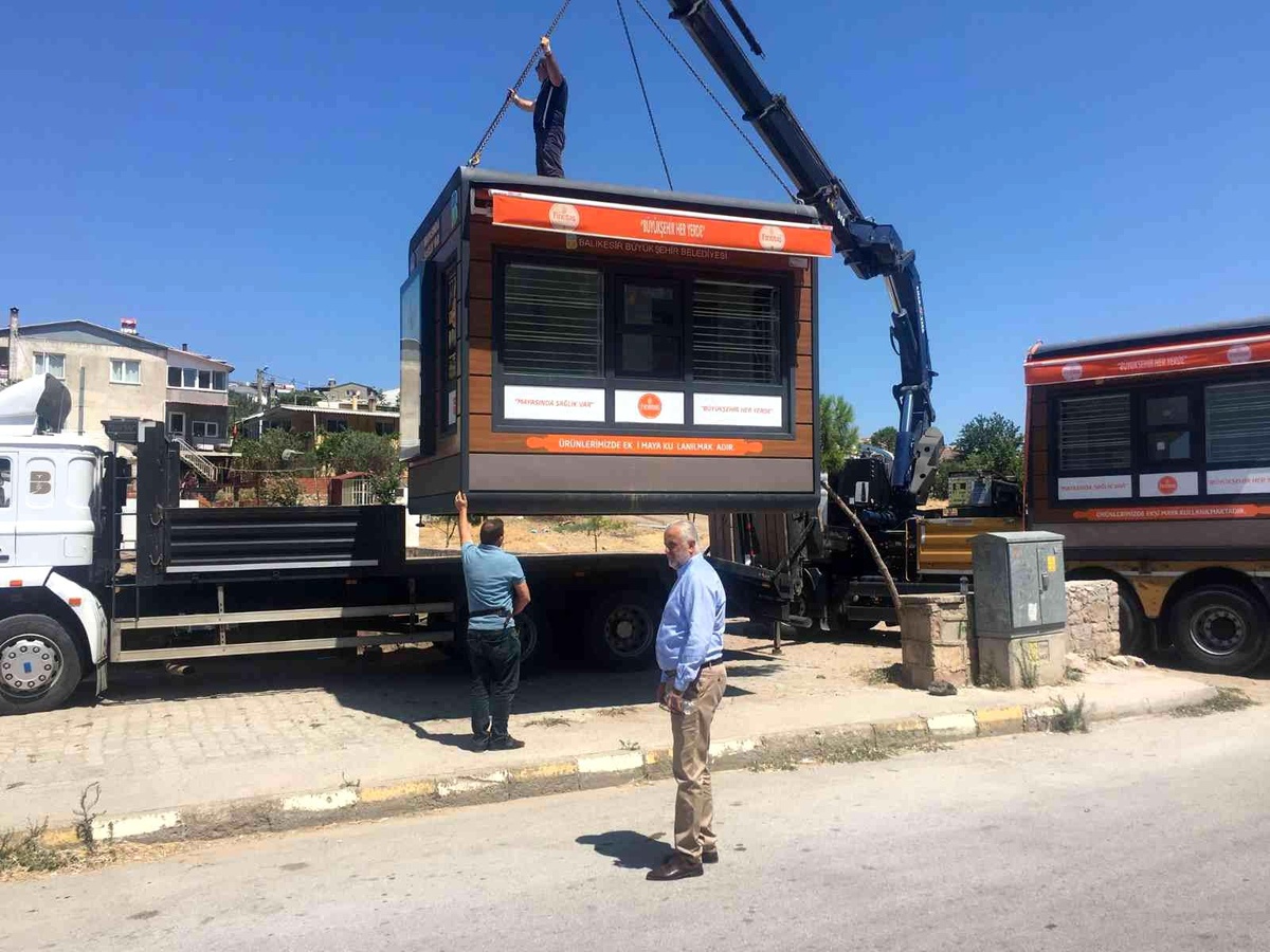 Büyükşehir Belediyesi ile AK Partili Gür Ayvalık\'a ucuz ekmek yedirmeye kararlı