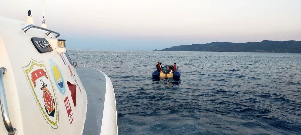 Çanakkale açıklarında 19 düzensiz göçmen kurtarıldı