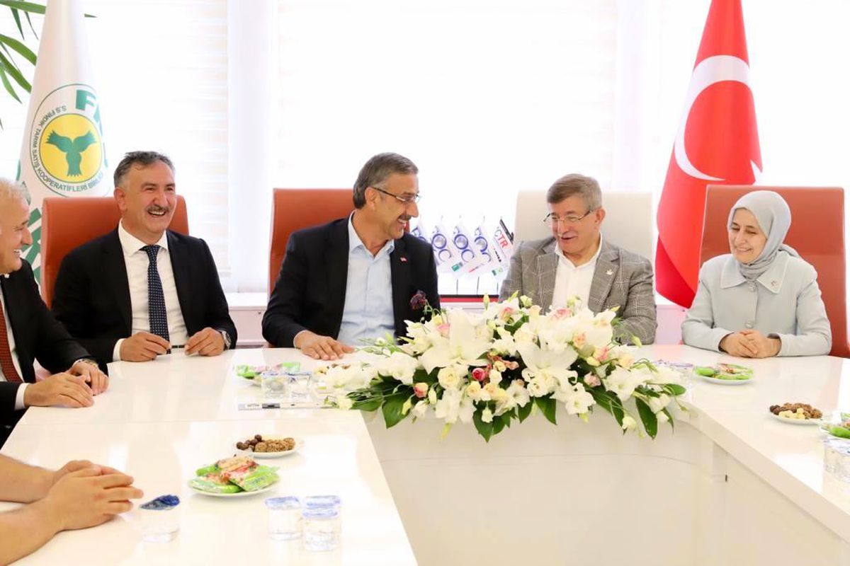 Davutoğlu\'ndan FİSKOBİRLİK\'e ziyaret