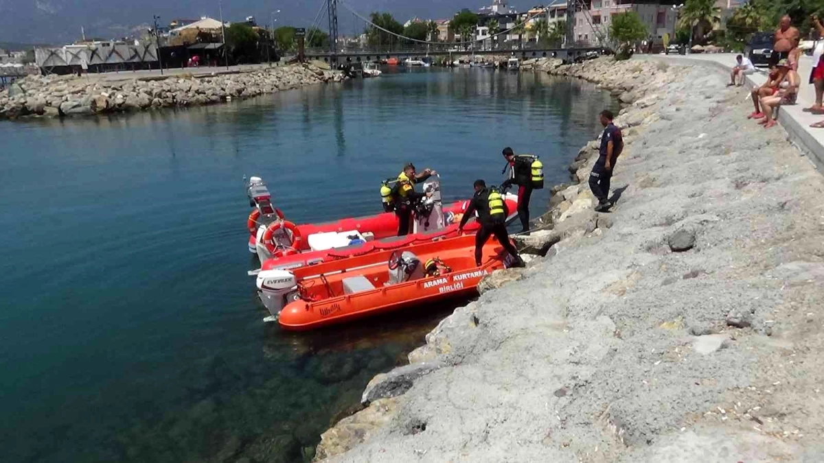 Edremit Körfezi\'nde kaybolan 2 kişiyi arama çalışmalarında 4\'üncü gününde devam ediyor