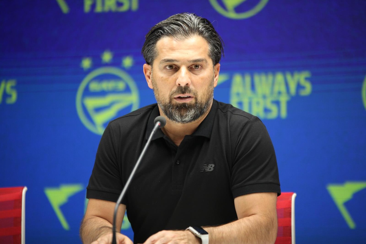 İlhan Palut: "İlk bölümünü ciddi bir avantajla bitirmiş olduk"
