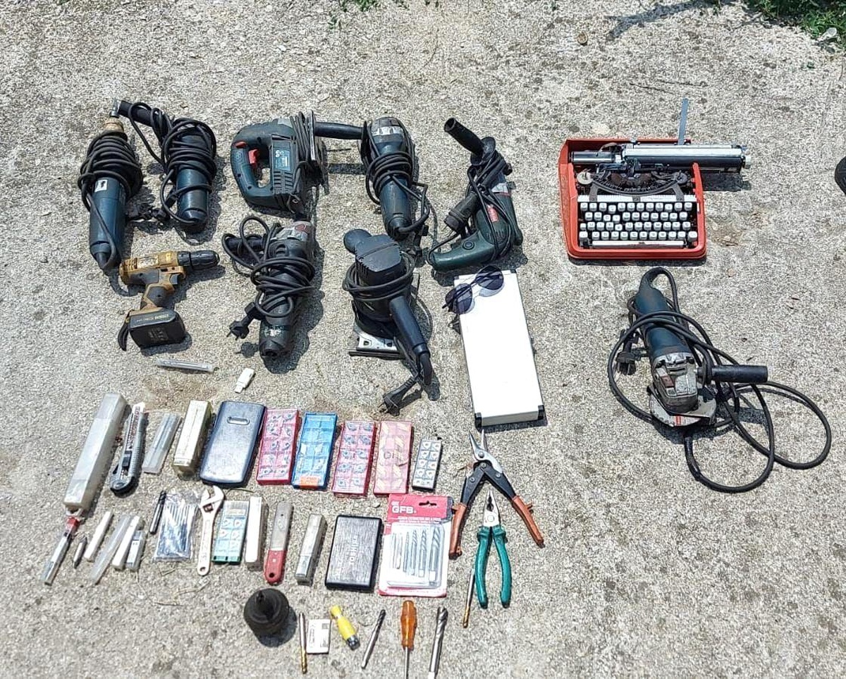 İş yerinden bilgisayar ve iş makineleri çalan 3 şahıs tutuklandı
