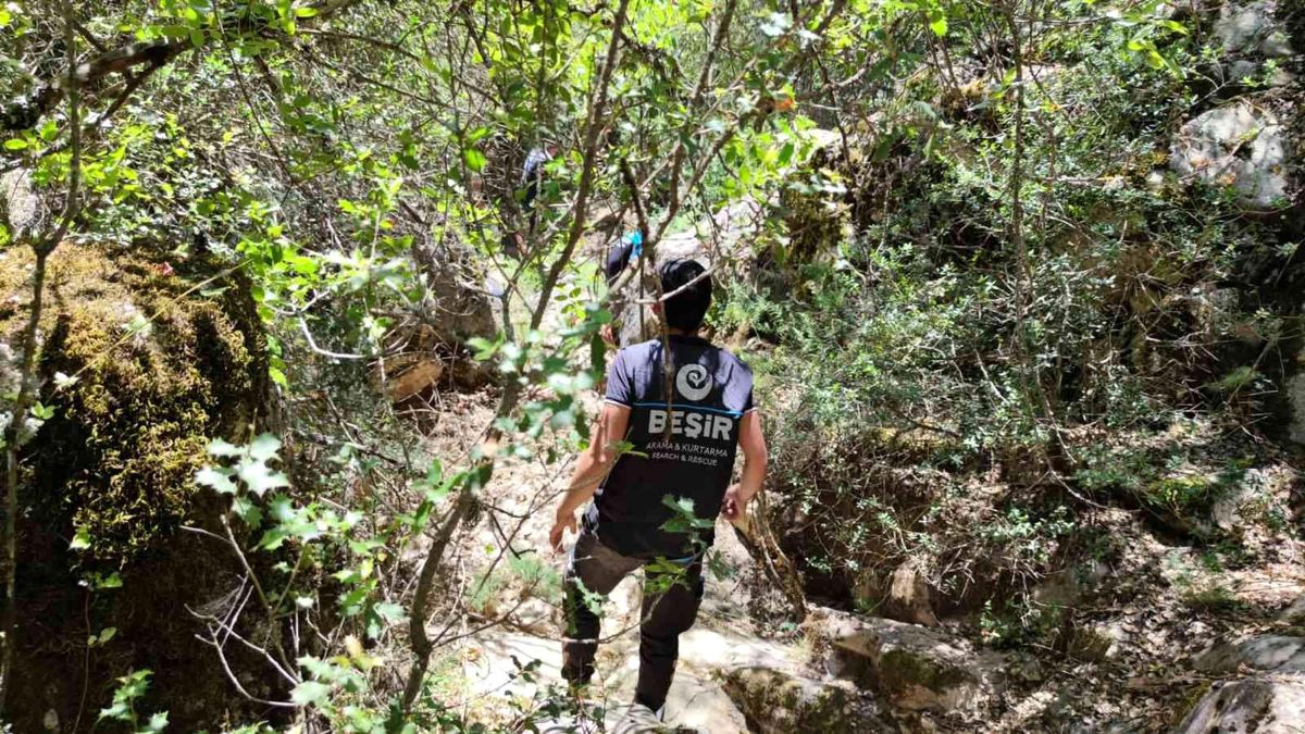 İzmir\'de kaybolan alzheimer hastası yaşlı kadın Aydın\'da aranıyor