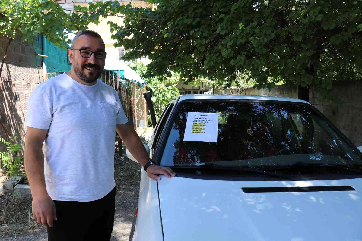 Kayısı talebine yetişemeyince aracını kayısı ile takas etme yoluna gitti
