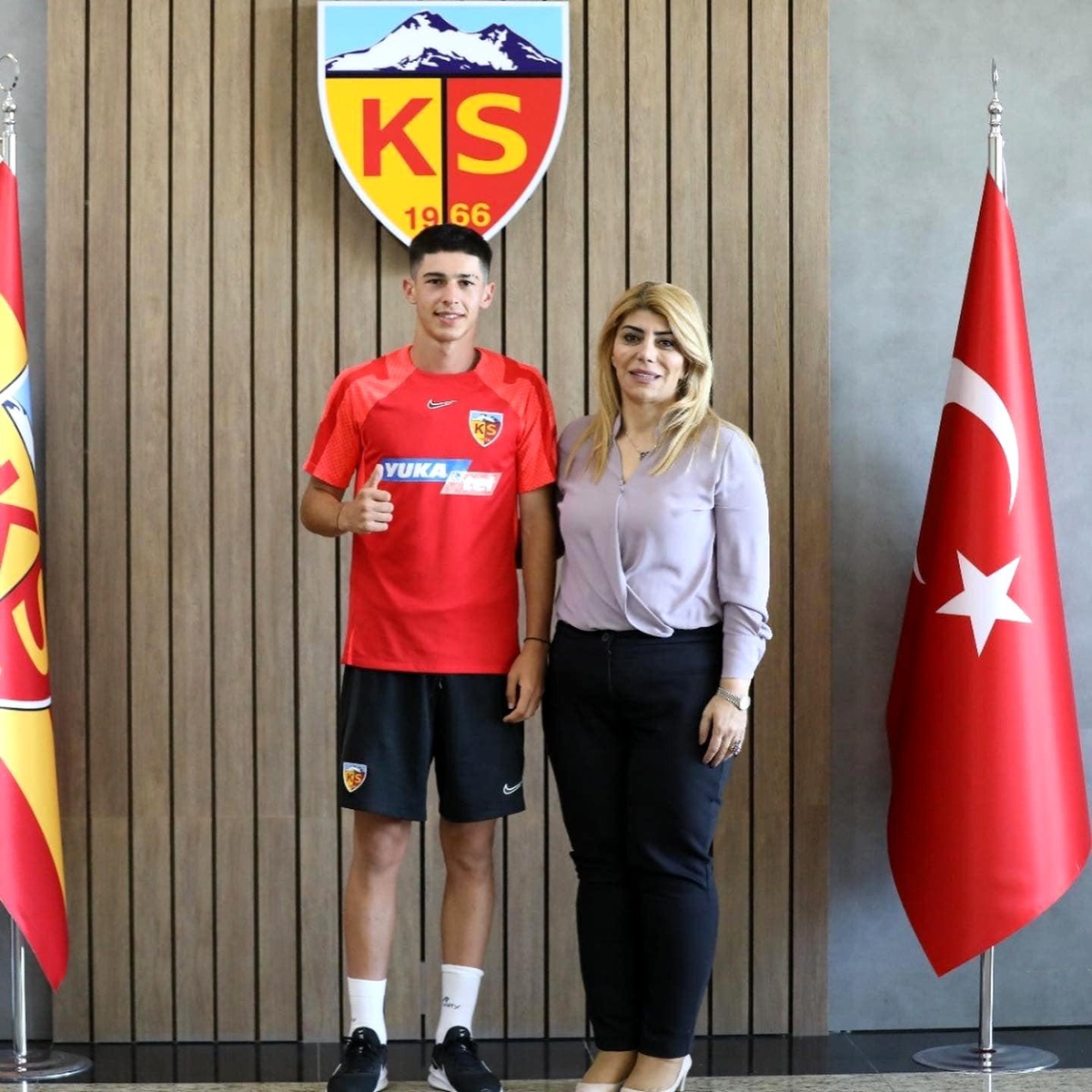 Kayserispor, Baran\'ı profesyonel yaptı