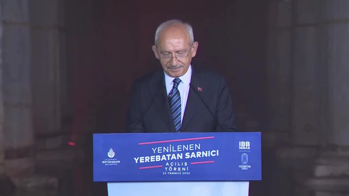 Kılıçdaroğlu: "İstanbul\'un Sırtında Bir Hançer Var ve O Hançeri Çıkartmak İçin Büyük Bir Özveriyle Çalışan Büyükşehir Belediye Başkanımız Var"