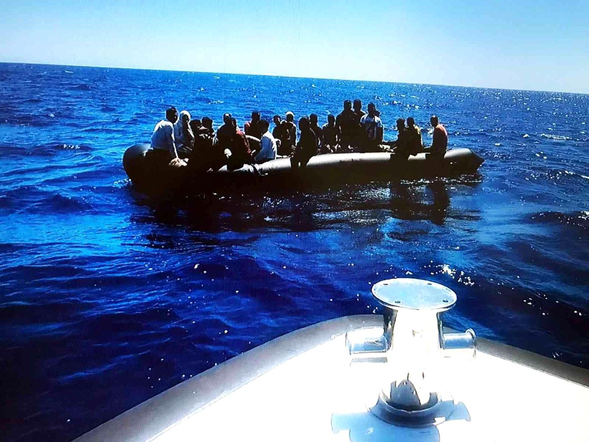 Marmaris\'te 24 düzensiz göçmen kurtarıldı