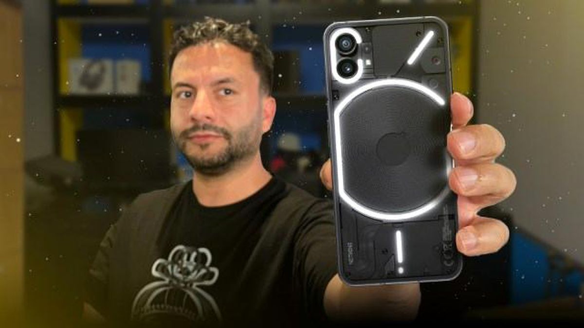 Nothing Phone (1) elimizde!