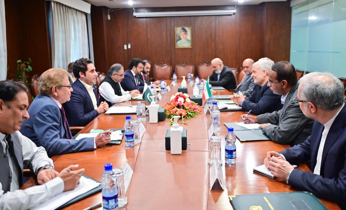 Pakistan ve İran Afganistan\'daki son durumu görüştü