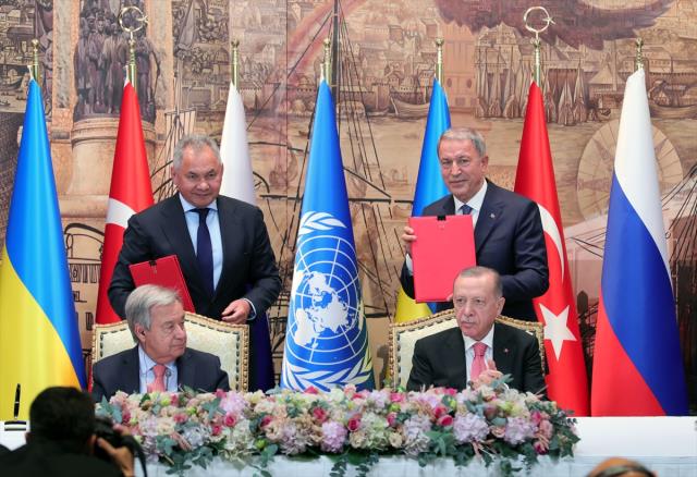 Son dakika: Türkiye ve BM'nin öncülüğünde Tahıl koridoru anlaşması imzalandı! Denetim İstanbul'da kurulacak merkezde yapılacak Son dakika: Türkiye ve BM'nin öncülüğünde Tahıl koridoru anlaşması imzalandı! Denetim İstanbul'da kurulacak merkezde yapılacak