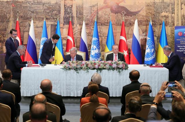 Son dakika: Türkiye ve BM'nin öncülüğünde Tahıl koridoru anlaşması imzalandı! Denetim İstanbul'da kurulacak merkezde yapılacak Son dakika: Türkiye ve BM'nin öncülüğünde Tahıl koridoru anlaşması imzalandı! Denetim İstanbul'da kurulacak merkezde yapılacak