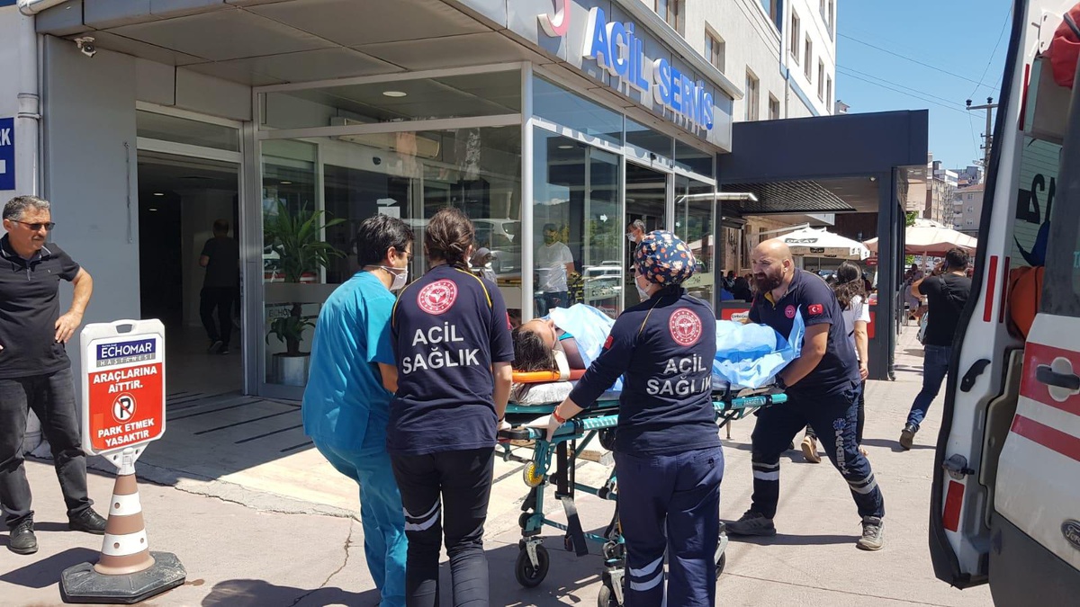 Zonguldak\'ta boğulma tehlikesi geçiren iki genç kurtarıldı
