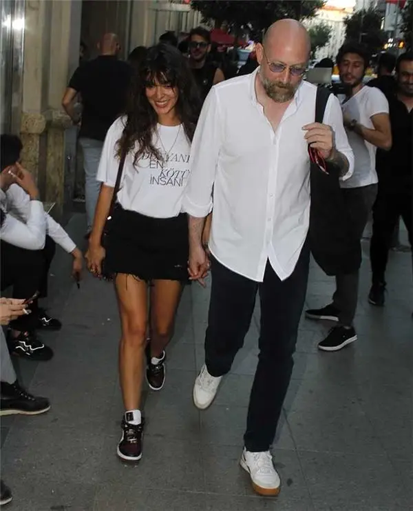 'Aşka kapılarımı kapattım' diyen Selin Şekerci, yeni sevgilisiyle el ele görüntülendi