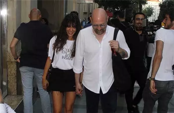 'Aşka kapılarımı kapattım' diyen Selin Şekerci, yeni sevgilisiyle el ele görüntülendi