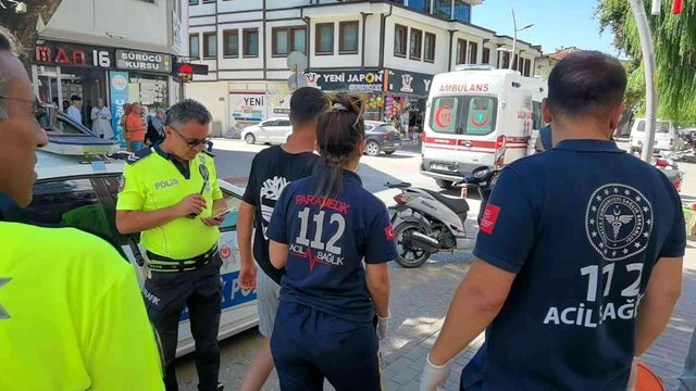 Kadın sürücü, trafikte tartıştığı 16 yaşındaki engelli genci dövdü Kadın sürücü, trafikte tartıştığı 16 yaşındaki engelli genci dövdü