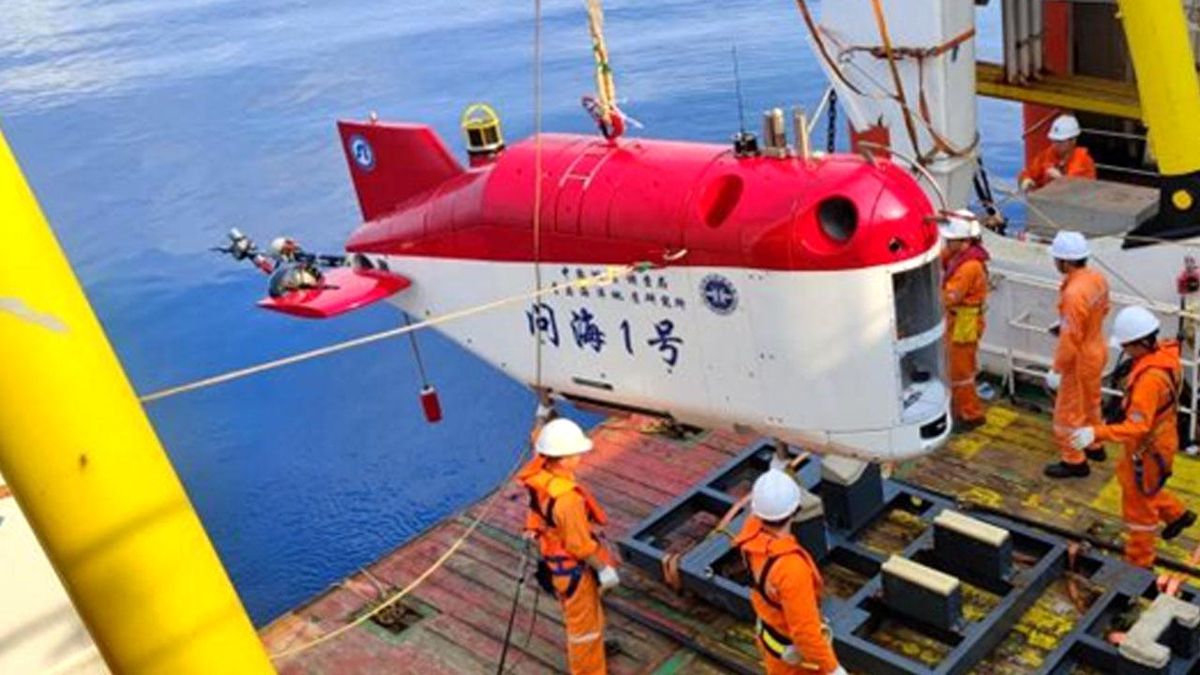Çin\'de Derin Deniz Araştırmaları İçin Sualtı Robotu Geliştirildi