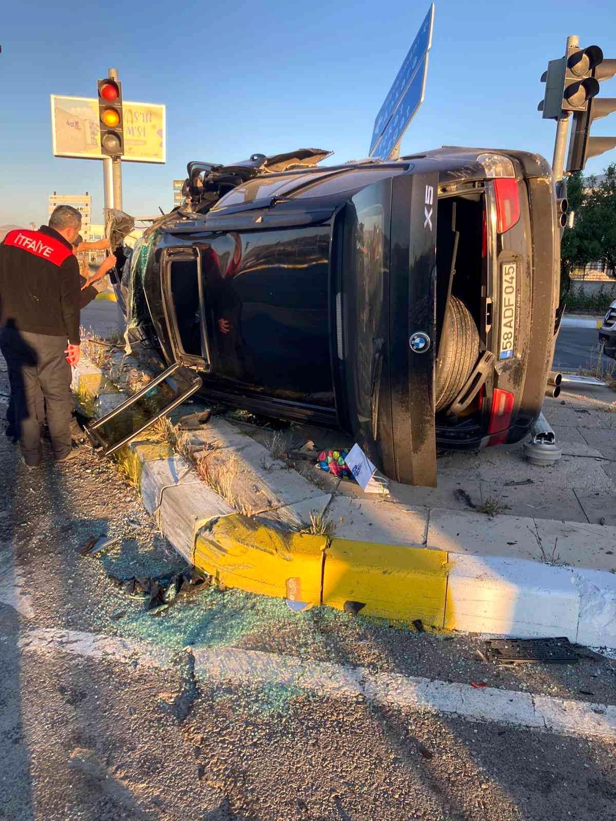 Cip ile otomobil çarpıştı: 1 ölü, 2 ağır yaralı