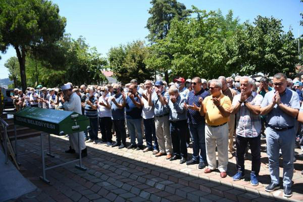 Çanakkale\'de boğulan koro şefi Muammer Tan\'ın cenazesi toprağa verildi