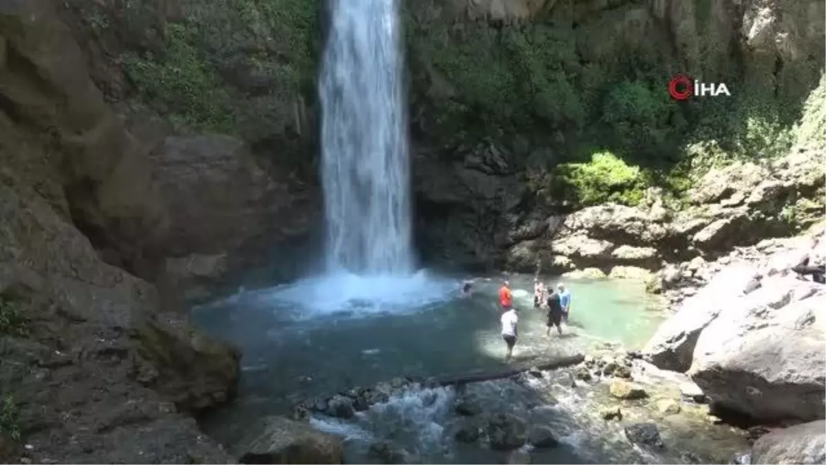 Doğa tutkunlarının yeni gözdesi "Karaçay Şelalesi"