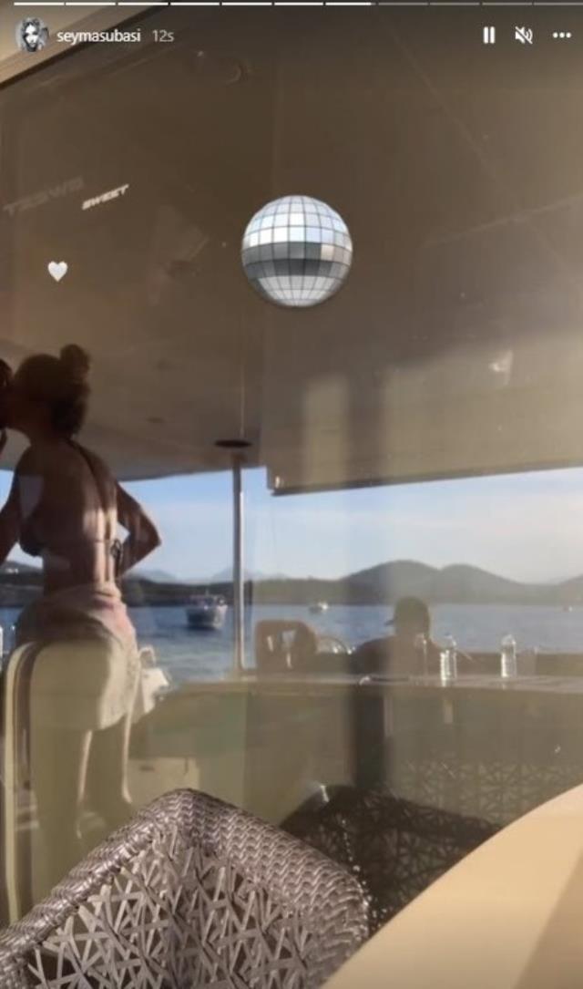 Eski sevgilisiyle barıştığı konuşulan Şeyma Subaşı, bir erkekle öpüşme videosunu paylaştı Eski sevgilisiyle barıştığı konuşulan Şeyma Subaşı, bir erkekle öpüşme videosunu paylaştı