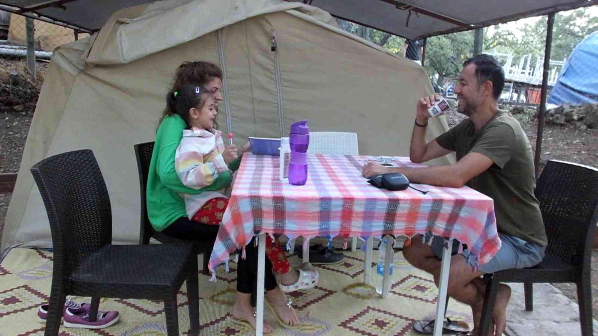 Kuzey Ege\'de bayram sonrası da karavan ve çadır alanlarında doluluk yaşanıyor