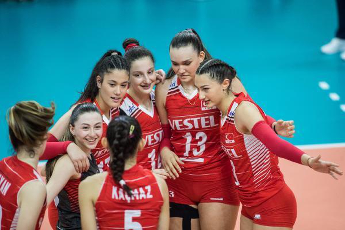 U17 Kız Voleybol Milli Takımı, Avrupa Şampiyonası\'nda finalde
