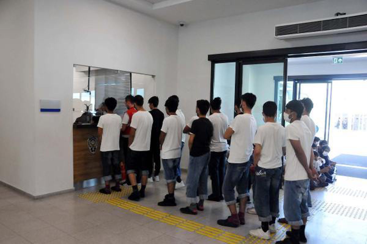 2 GÜNDE 592 AFGAN GÖÇMEN SINIR DIŞI EDİLDİ