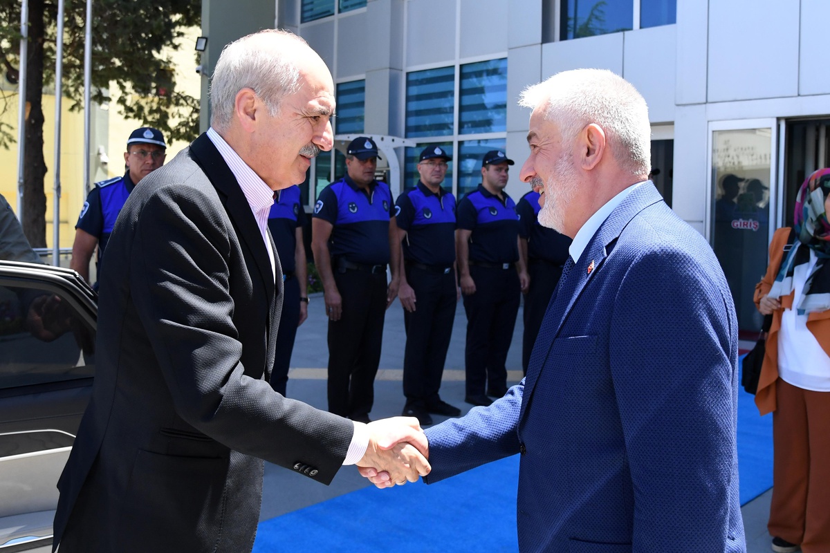 AK Parti Genel Başkanvekili Kurtulmuş, Isparta Belediye Başkanı Başdeğirmen\'i ziyaret etti