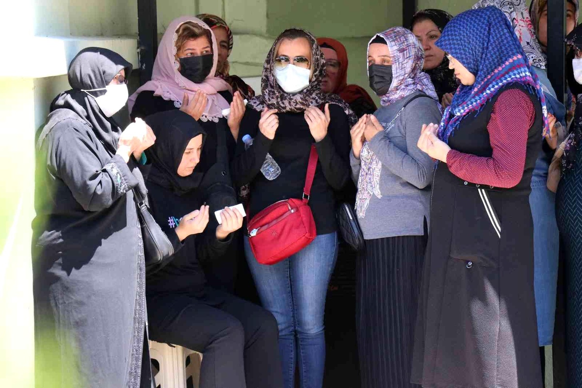 Bolu\'da içme suyundan zehirlenen vatandaş son yolcuğuna uğurlandı