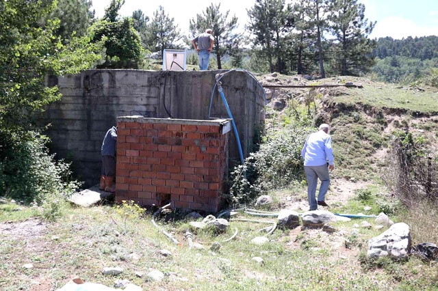Bolu'da içme suyundan zehirlenenlerin sayısı 130'a yükselince yetkililer harekete geçti: Tüm depolar dezenfekte edilecek Bolu'da içme suyundan zehirlenenlerin sayısı 130'a yükselince yetkililer harekete geçti: Tüm depolar dezenfekte edilecek