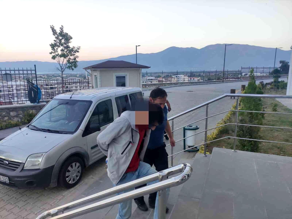 Bursa\'da uyuşturucu tacirlerine operasyon: 3 gözaltı