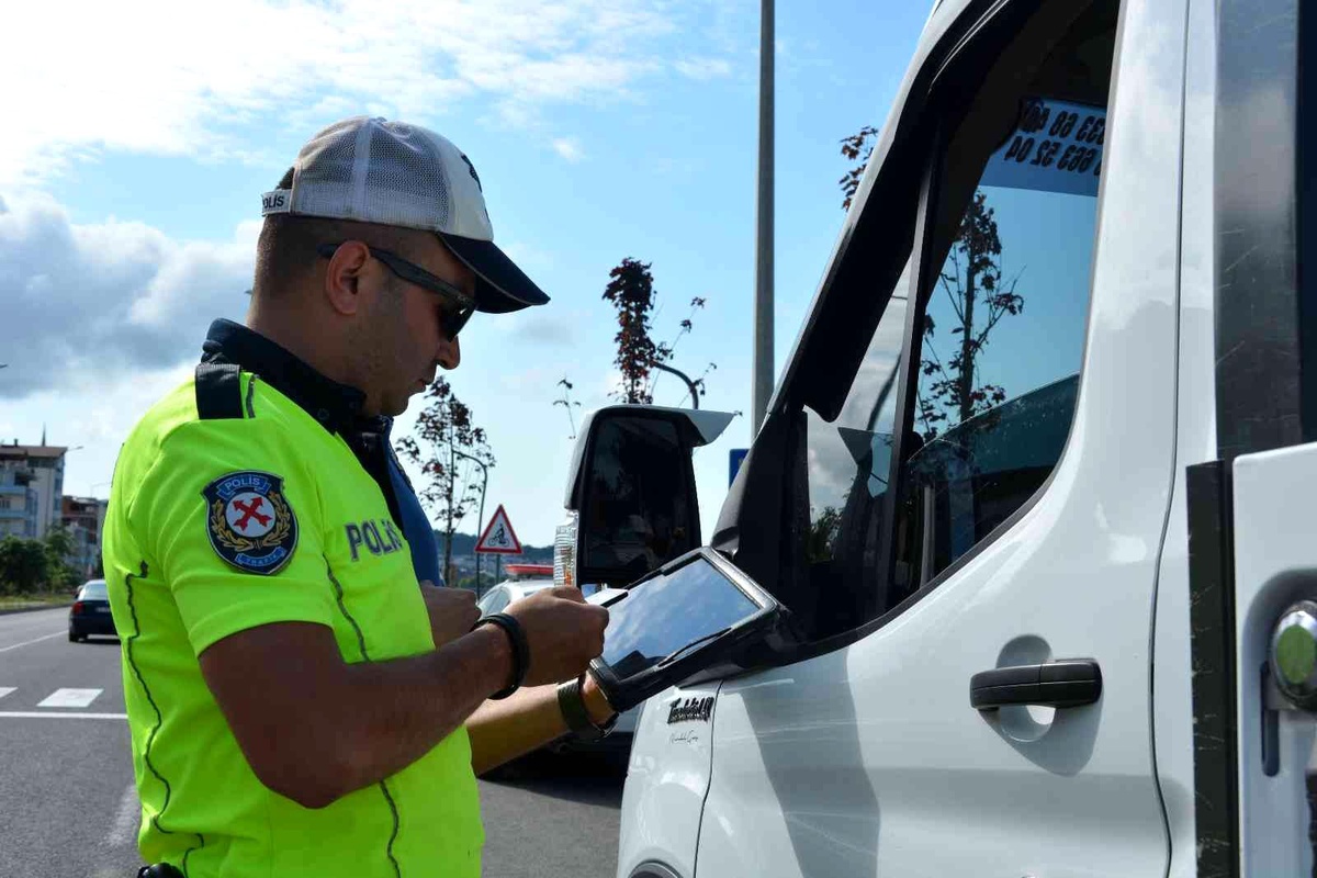 Emniyetten 5 farklı noktada 23 personelle denetim