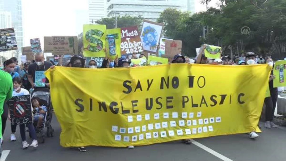 Endonezya\'da tek kullanımlık plastik karşıtı gösteri