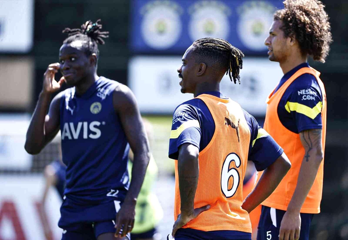 Fenerbahçe\'de Dinamo Kiev maçı hazırlıkları sürüyor