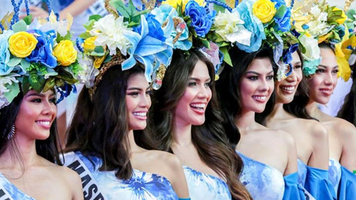 Filipinler\'de Güzeller Geçidi