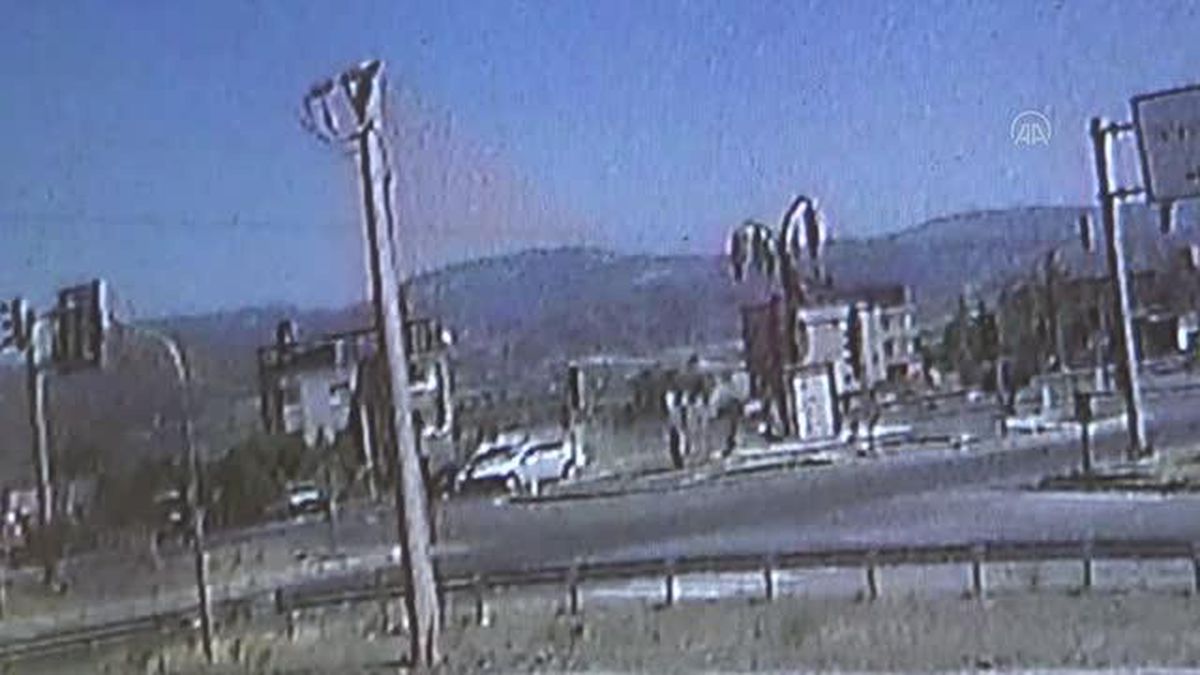 Gaziantep'te iki otomobilin çarpışması sonucu 5 kişi yaralandı