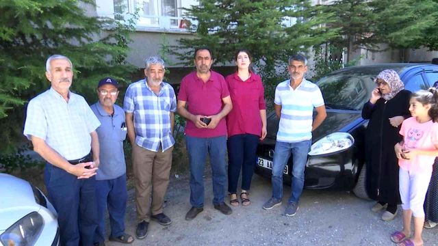 Elekrik panosuna giren hırsız, yanlış kabloyu kesince 40 dairenin elektronik cihazı yandı: Hasar 400 bin lira Elekrik panosuna giren hırsız, yanlış kabloyu kesince 40 dairenin elektronik cihazı yandı: Hasar 400 bin lira