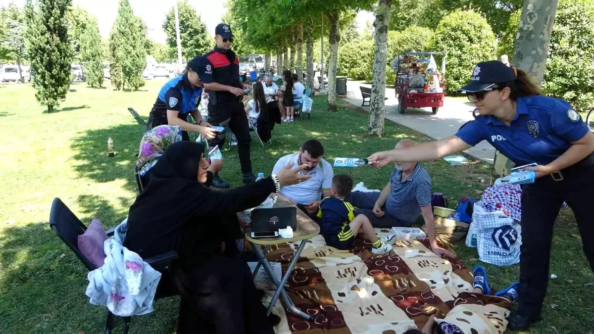 Maltepe\'de polis ekiplerinden sahil ve ormanlık alanda mangal denetimi