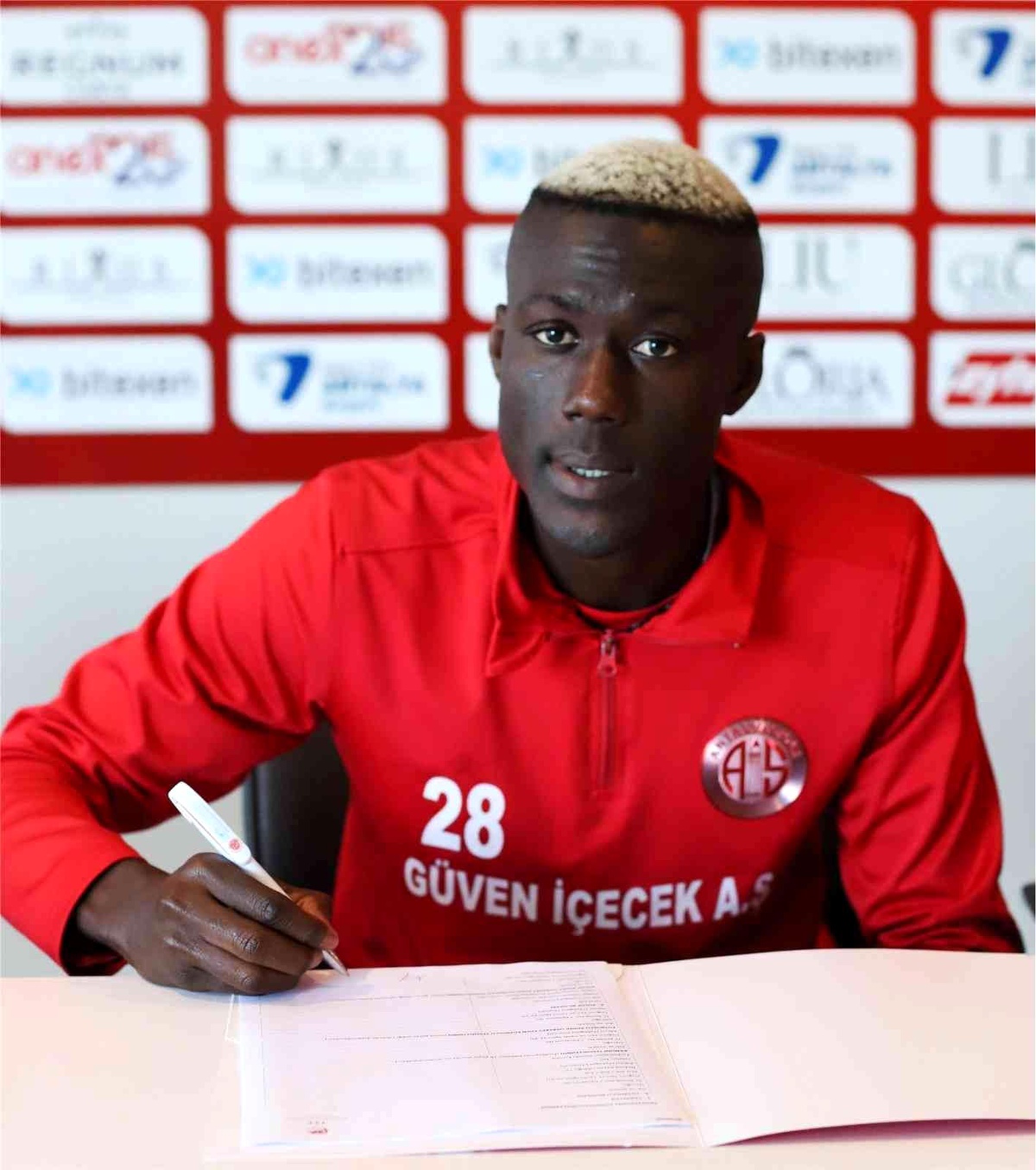 Ndao, 1 yıl daha Antalyaspor\'da