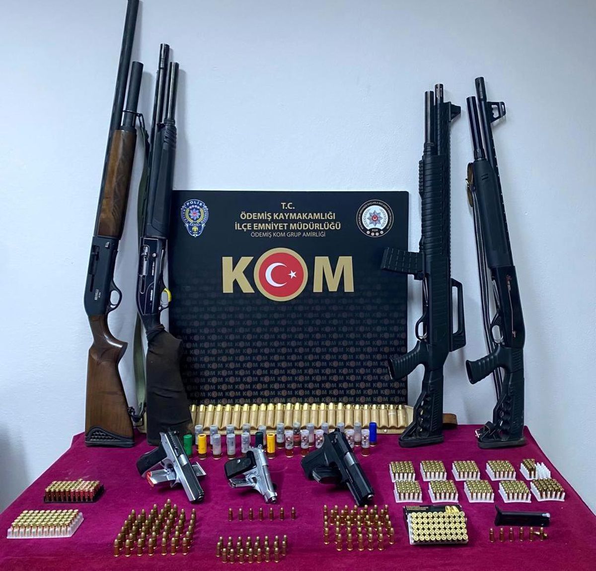Ödemiş\'te ev görünümlü cephanelik